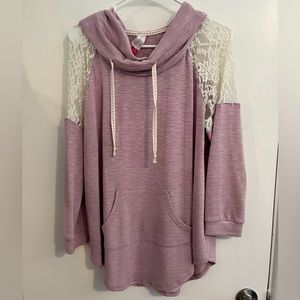Women’s XL No Boundaries sweatshirt with lace